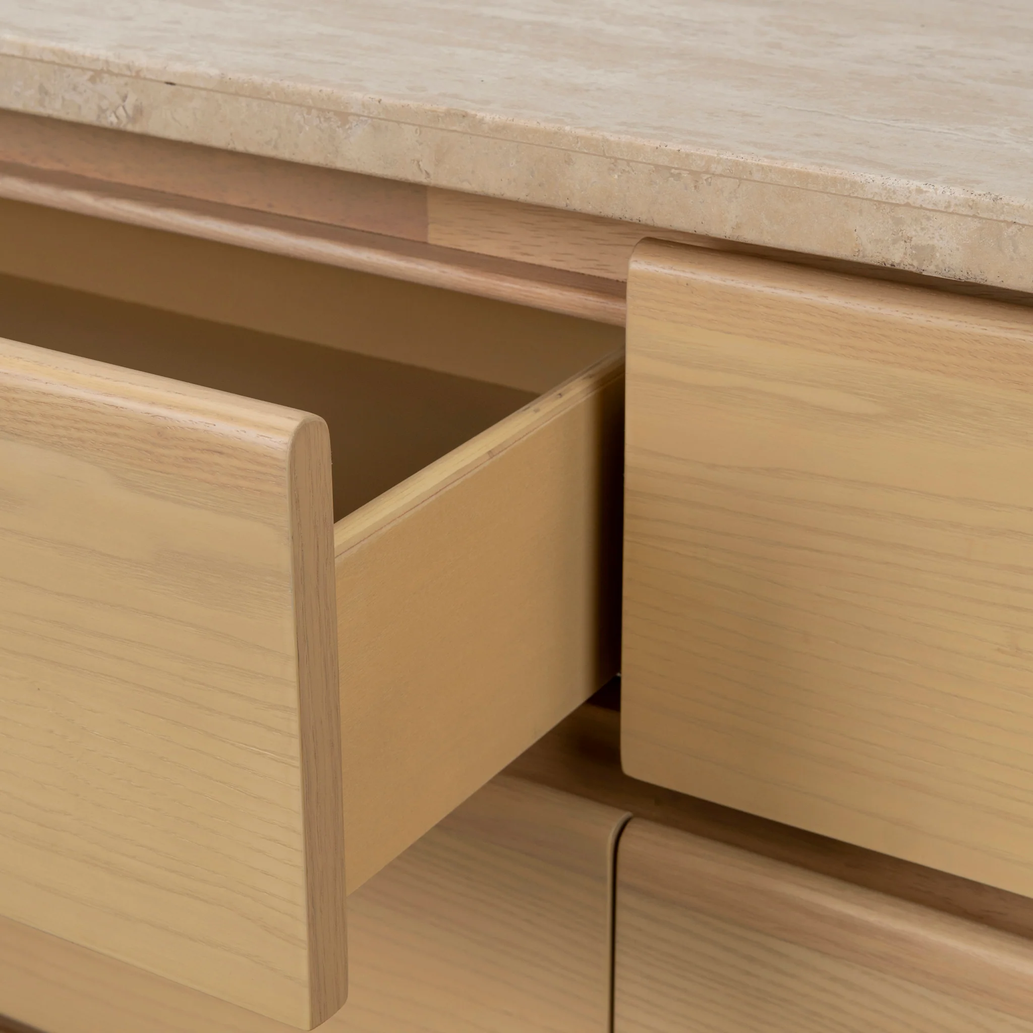 CDT8741-KK 160m Travertine Chest of Drawers - Creme Ash - Image 9