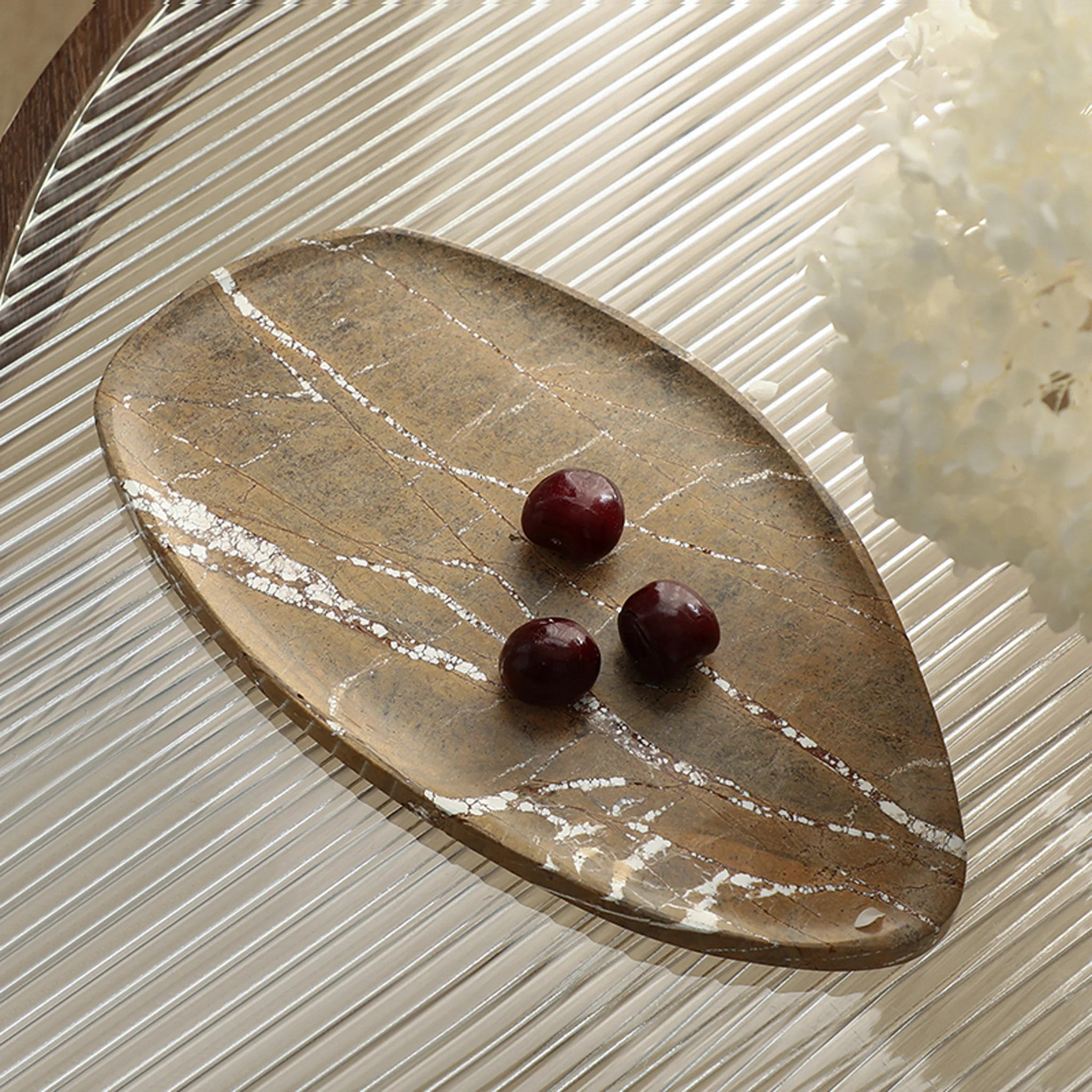 CAC10743-FC Leaf Shaped Marble Plate - Coffee - Image 4