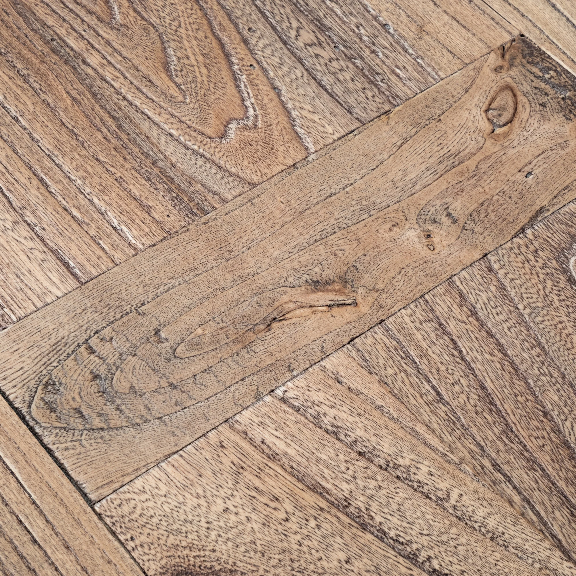 CDB2931 - Reclaimed ELM 2.4m Wood Bench - Natural - Image 9